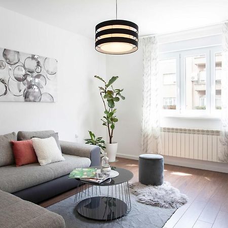 Sunny 2Bdr Apartment With A Balcony Zagreb Exterior photo