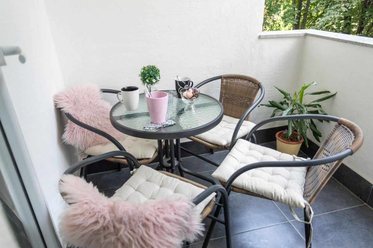 Sunny 2Bdr Apartment With A Balcony Zagreb Exterior photo