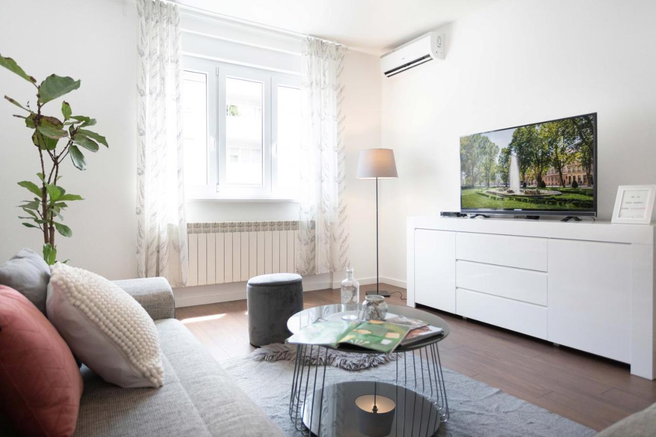 Sunny 2Bdr Apartment With A Balcony Zagreb Exterior photo